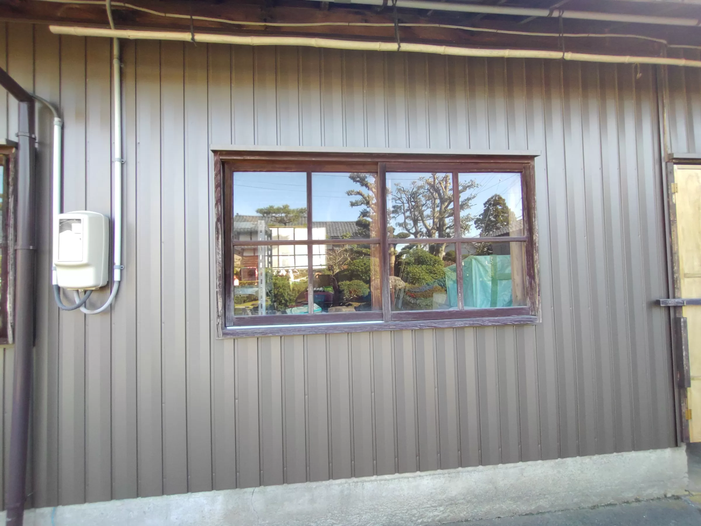 取替前の木製建具（引き違い）