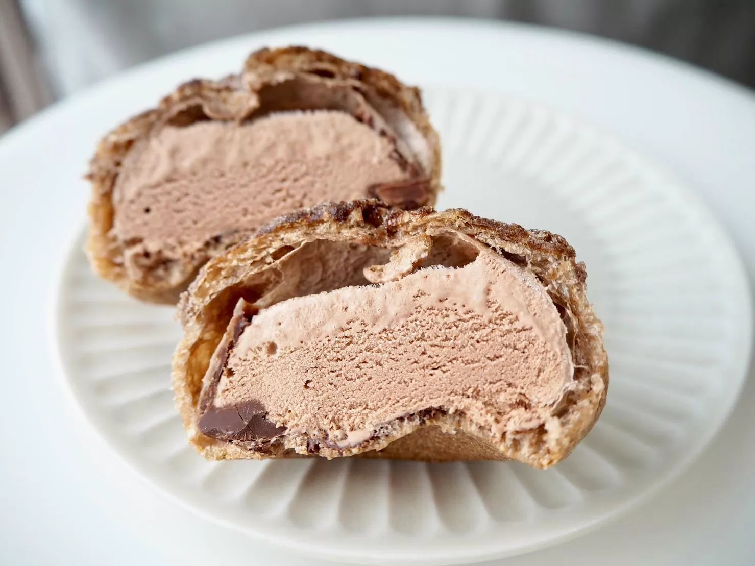 チョコが濃厚！スイートチョコのパリパリ食感がGOOD!!