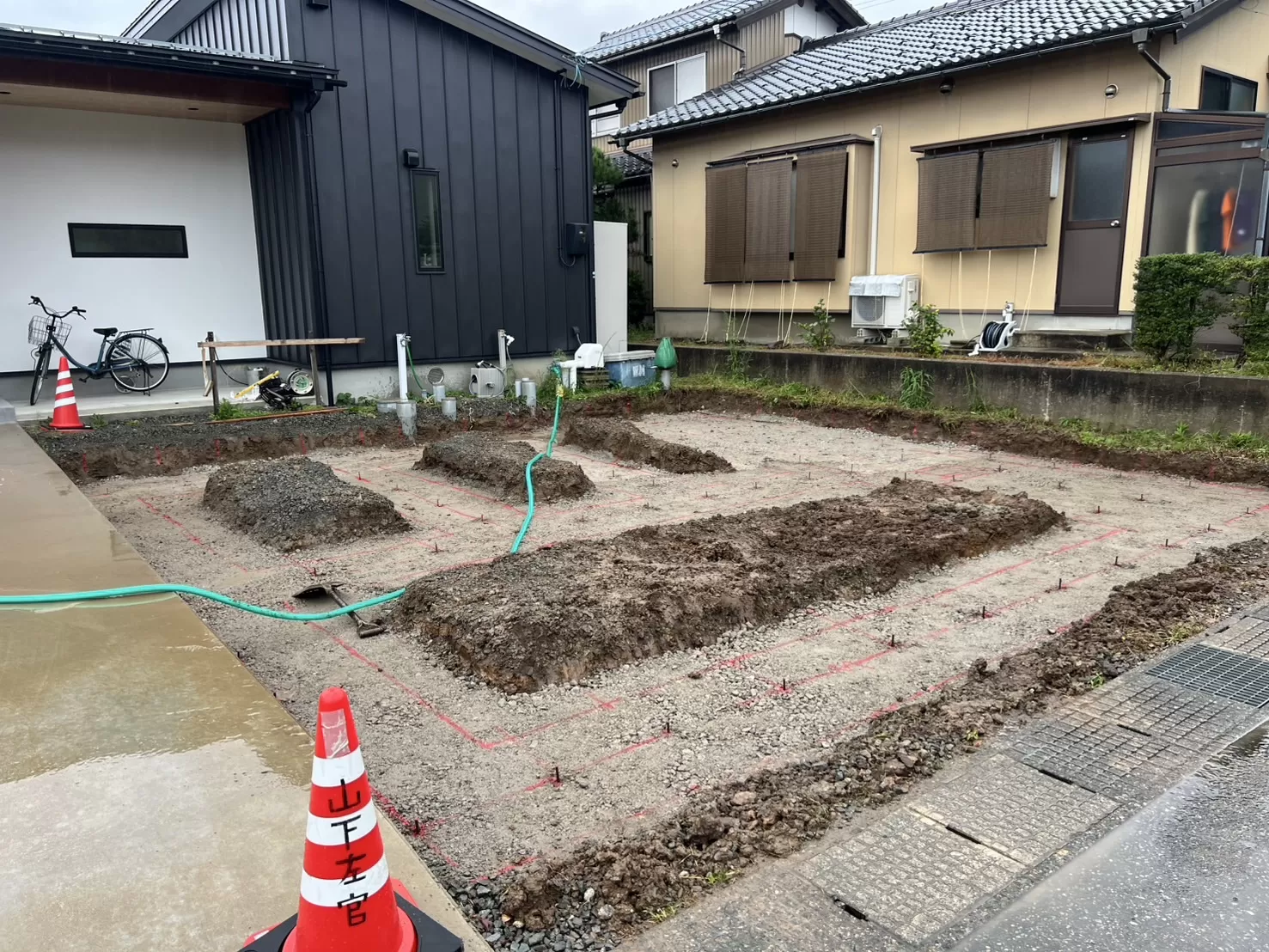 掘削・砕石敷き