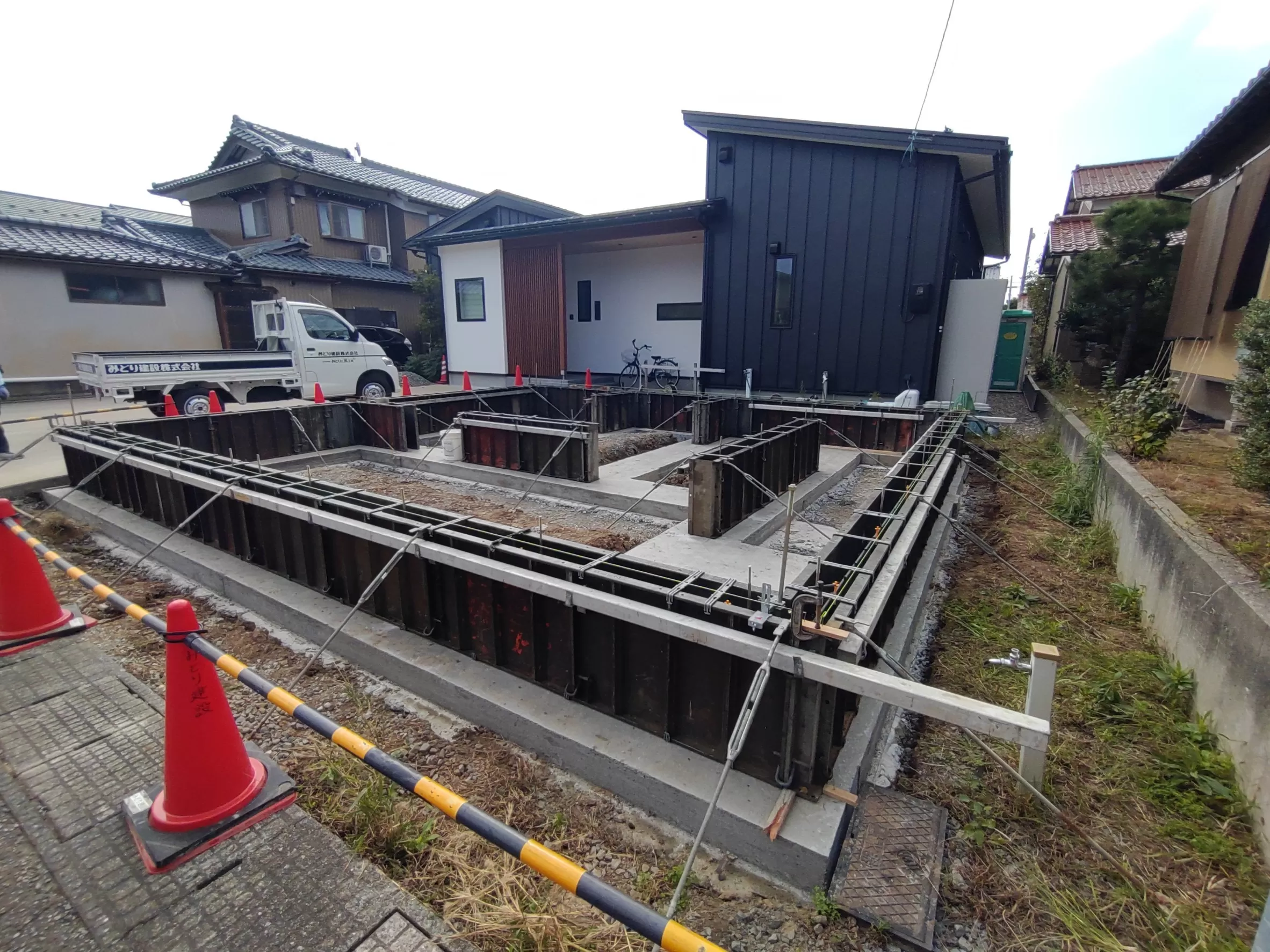 型枠建て込み