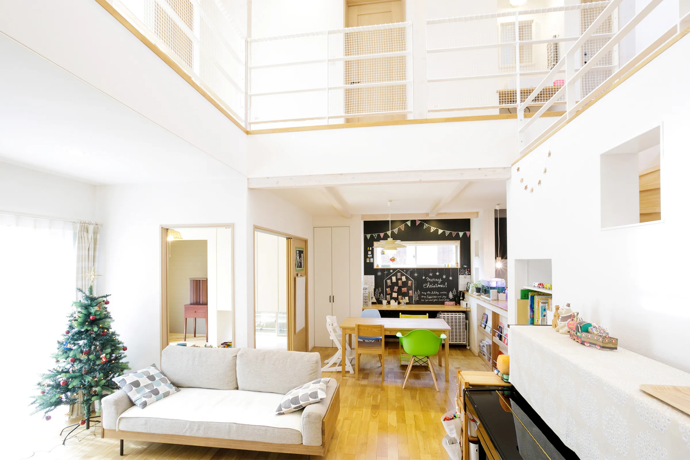 ダイニングキッチンとリビング